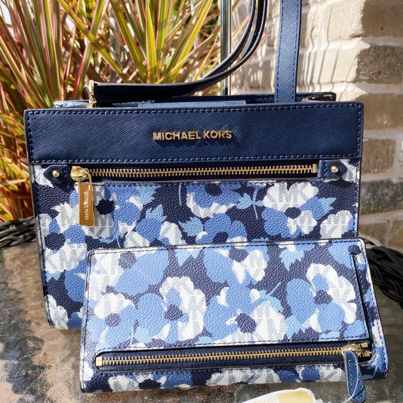 BUNDLE Michael Kors Crossbody Navy floral Wallet - Picture 2 of 8